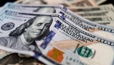 Segundo día sin cepo: el dólar se estabilizó en $1.230 sin la intervención del Banco Central