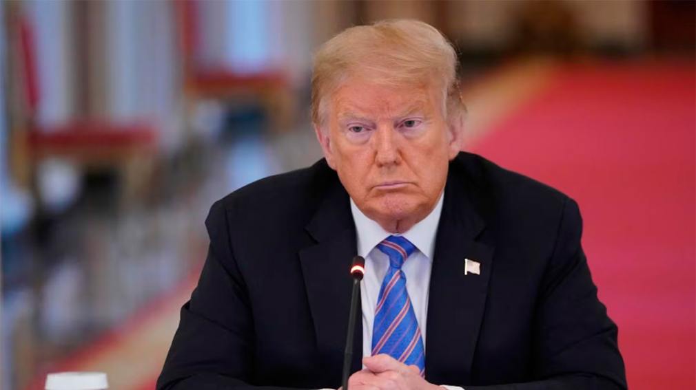 Trump desliza la posibilidad de un cambio de régimen en Irán si no logra “volver a hacer grande” al país