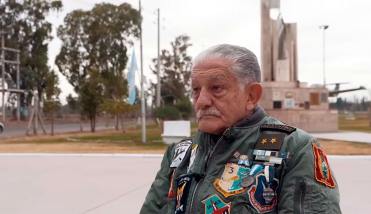 Murió Carlos Tomba, aviador en Malvinas, condecorado y elogiado por un piloto británico