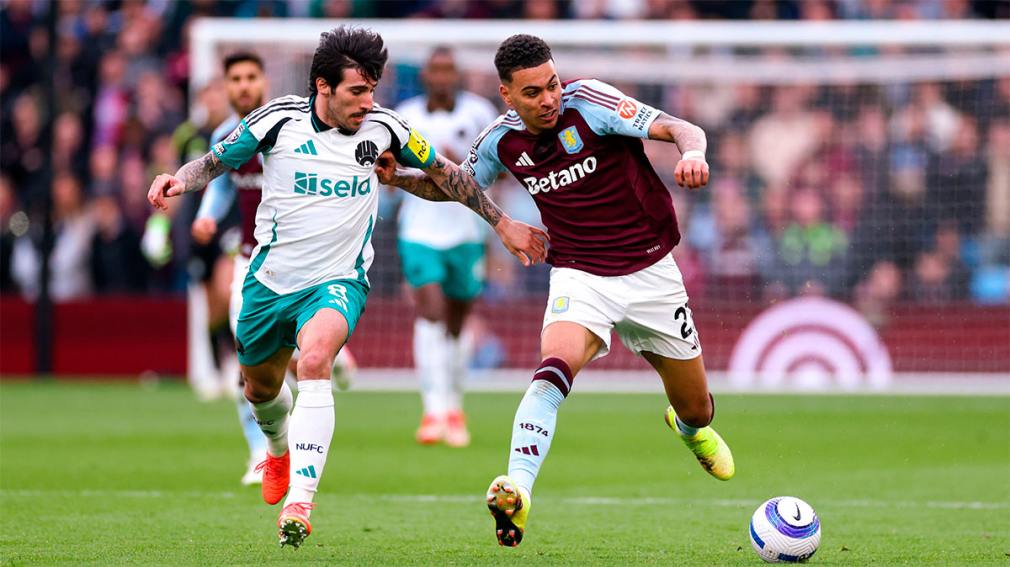 Aston Villa goleó al Newcastle y se prende en la pelea por la Champions