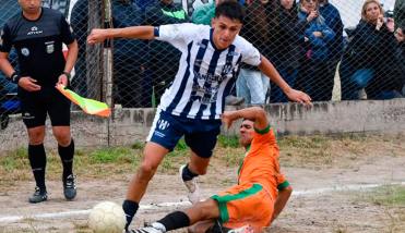 Sarmiento le ganó a Banfield como visitante en el debut en el torneo local