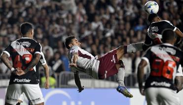 Lanús empató ante Vasco da Gama en Brasil y sigue arriba