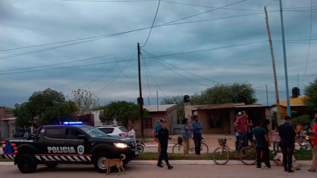 Un ciclista tuvo que ser hospitalizado tras ser embestido por una moto en un cruce de calles