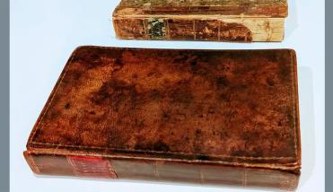Un libro encuadernado con piel de un célebre asesino fue hallado olvidado en un museo