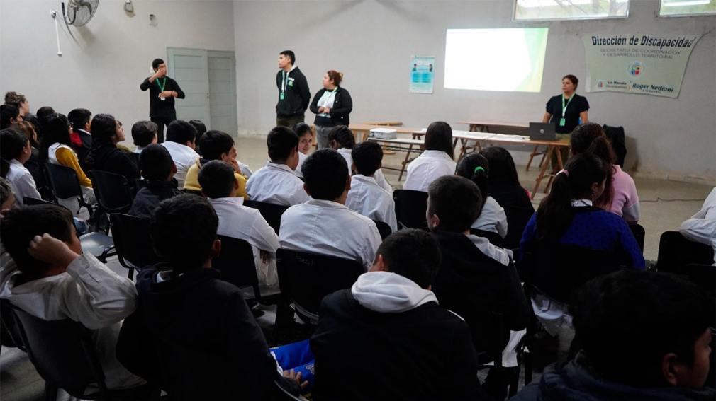 El programa “Derribando Mitos en Discapacidad” se desarrolló en la Escuela Municipal Nº 1