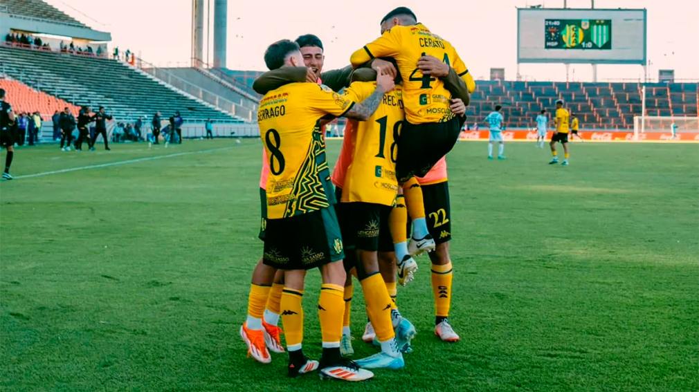 Aldosivi venció a Banfield y festejó en el arranque de la fecha