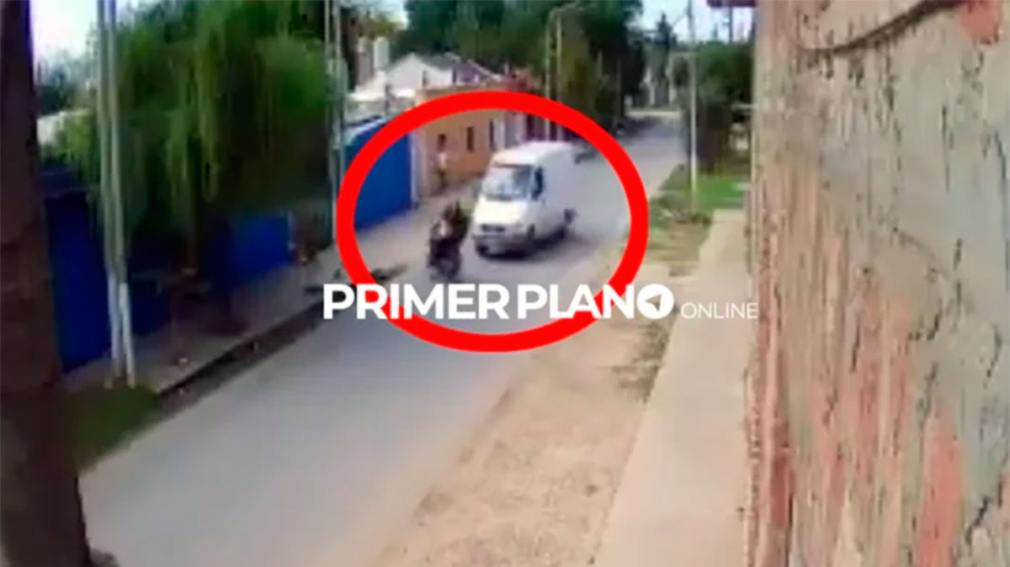 El dueño de un mayorista atropelló a dos motochorros que asaltaron su comercio