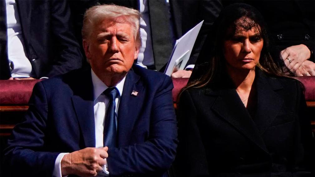 Melania Trump violó el protocolo de vestimenta para el funeral del papa Francisco