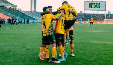 Aldosivi venció a Banfield y festejó en el arranque de la fecha