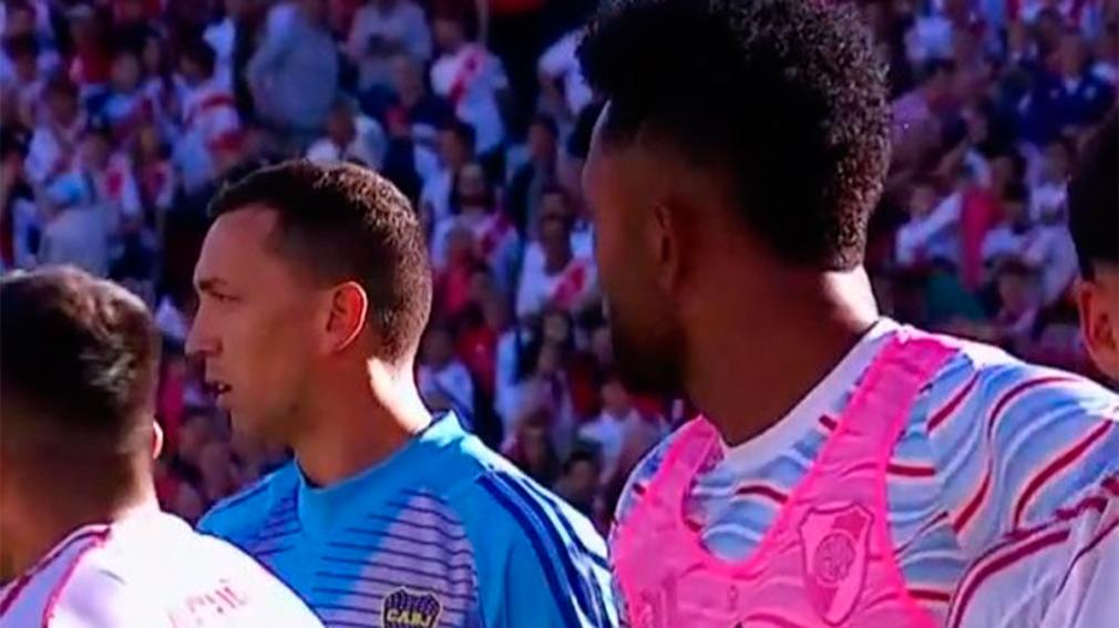 La desafortunada frase de Agustín Marchesín para Miguel Borja en medio del Superclásico