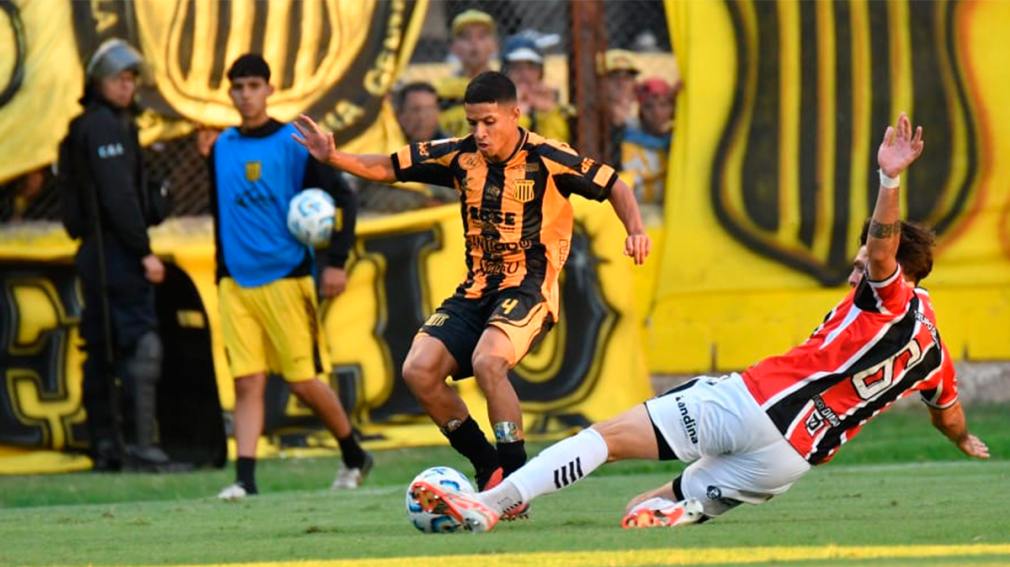 Mitre no pudo con Chacarita y se tuvo que conformar con un empate en el 8 de Abril