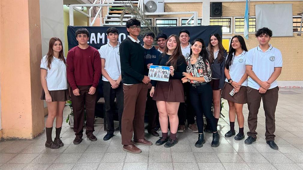 Alumnos santiagueños recrearon prácticas electorales en un proyecto escolar