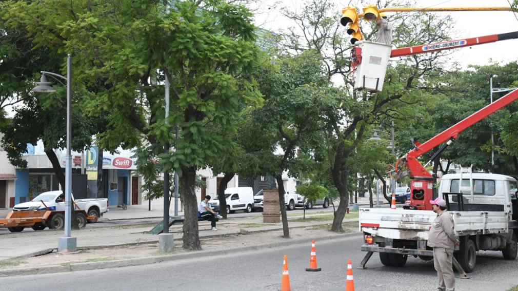 Tránsito de la Capital habilitará este lunes los nuevos semáforos de la esquina de Libertad y Pablo VI