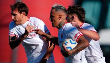 Barracas Central venció a Unión sobre el final y se acerca a octavos de final