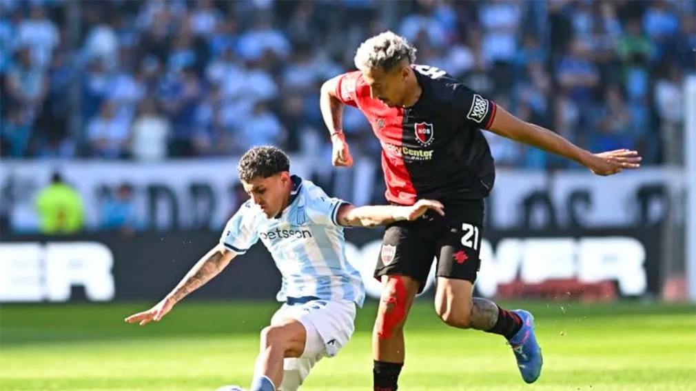 Con uno menos, Racing ganó y eliminó a Newells que dejó pasar su chance de clasificación