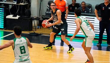 En un final ajustado, Olímpico volvió a perder ante Atenas de Córdoba en el Vicente Rosales 