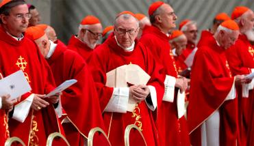 El Vaticano advierte severas sanciones al personal por divulgar secretos del cónclave