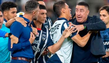 Demichelis, al borde de las piñas: escándalo en México tras el pase de Monterrey a cuartos