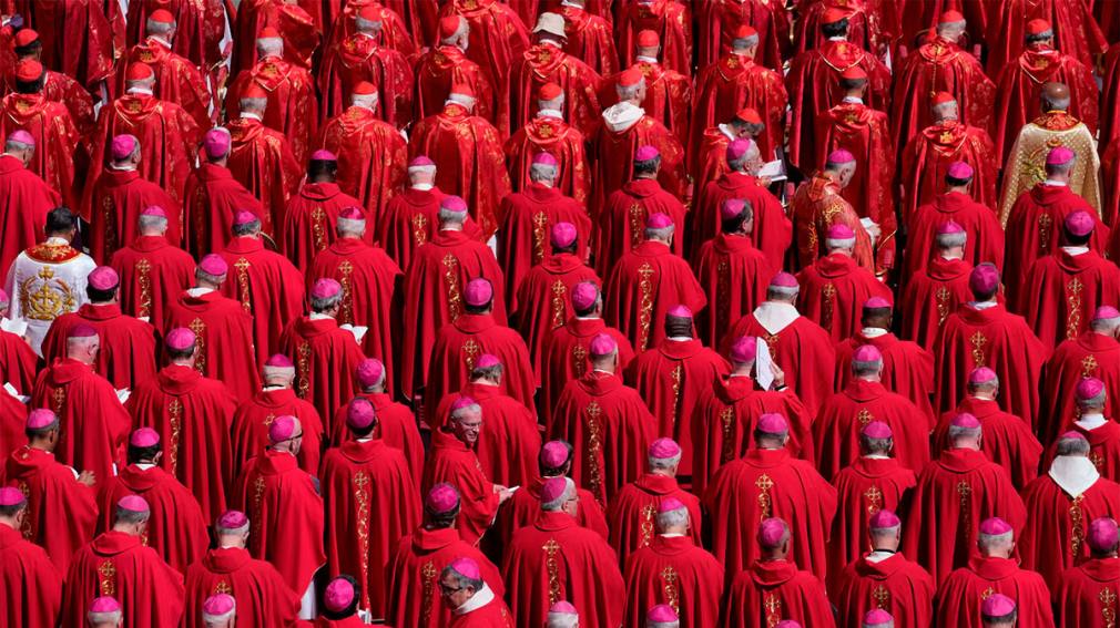 ¿Cuánto ganan los cardenales que elegirán al sucesor del Papa Francisco?