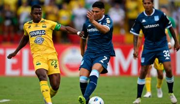 Racing goleó a Atlético Bucaramanga y recuperó la cima del Grupo E