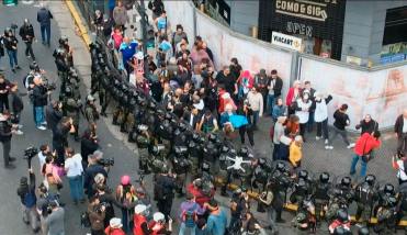 Tensión en el Congreso: los jubilados marcharon otra vez y hubo incidentes con las fuerzas de seguridad