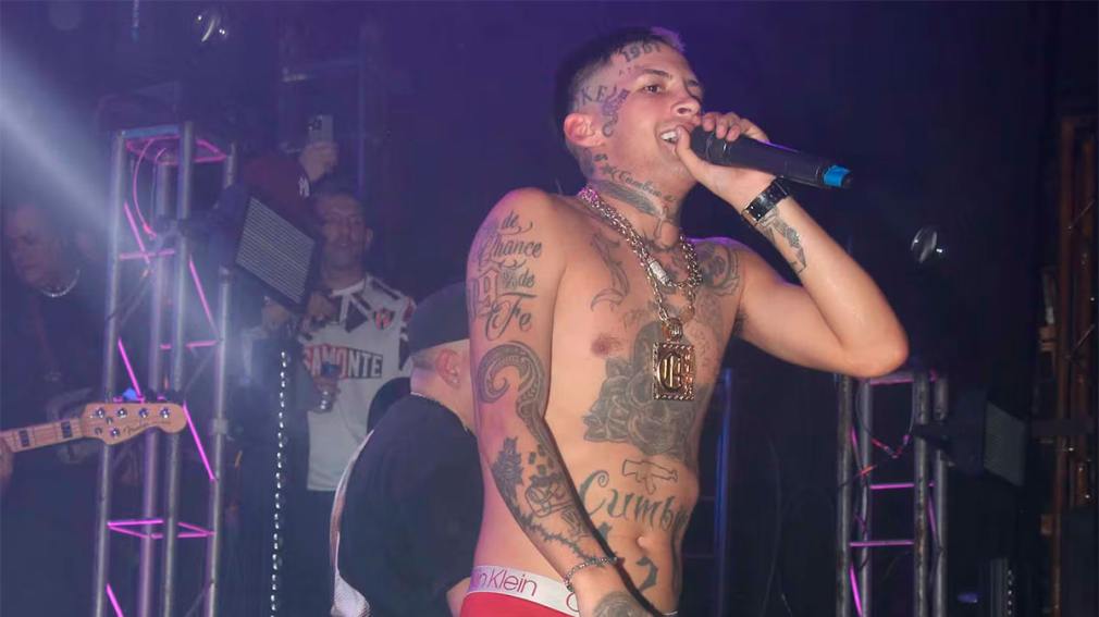 Wanda Nara y L-Gante reaparecieron juntos en el último show del cantante antes de su retiro médico
