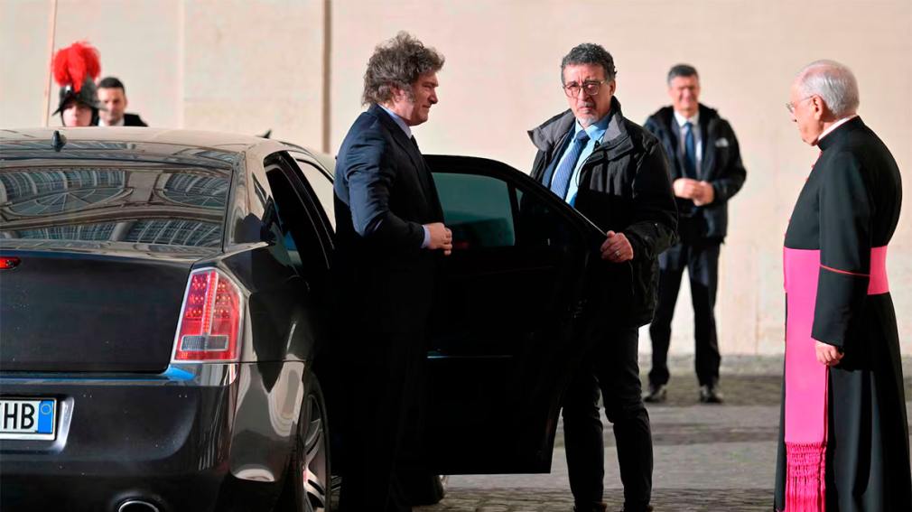 Javier Milei viajará al Vaticano para la misa de asunción del papa León XIV