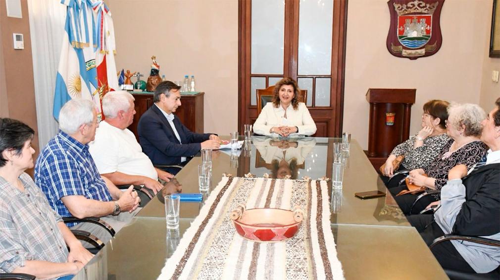 La intendente Fuentes recibió en el salón de acuerdos a la asociación civil Templanza