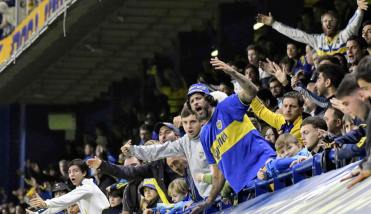 Los hinchas de Boca explotaron contra la dirigencia y Riquelme: “Que se vayan todos”