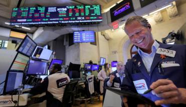 Las acciones argentinas en Wall Street suben más de 7% tras la tregua comercial entre EE.UU. y China