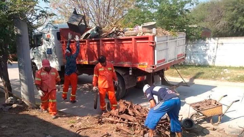 La Municipalidad continúa con los trabajos de descacharreo en el barrio Borges