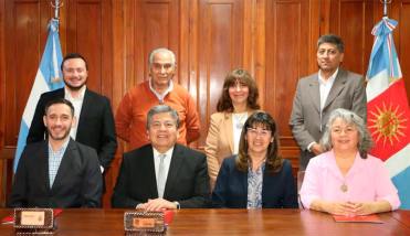 La UNSE y la Biblioteca Popular Club de Maestros firmaron un convenio para fomentar la educación y la cultura
