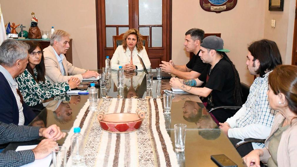 La intendente se reunió con técnicos por la construcción de la nueva pista de skate