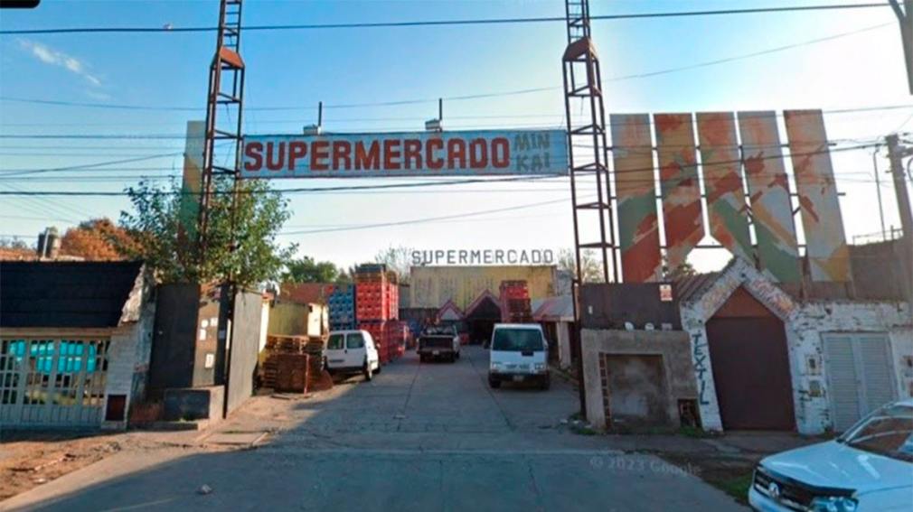 Violento asalto: se llevaron millones tras manitar al dueño y a los empleados de un supermercado 