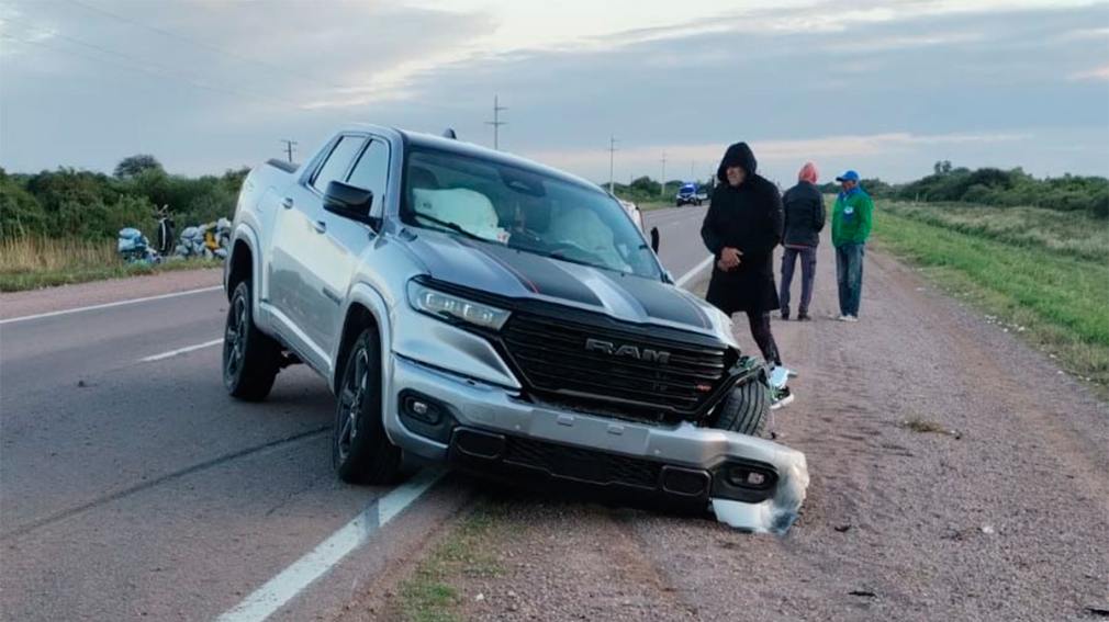 Ruta 34: fuerte choque de camionetas dejó a dos personas heridas