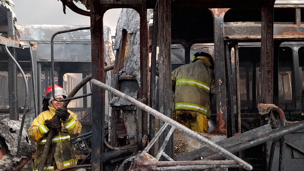 Bomberos trabajaron durante más de 4 horas en otro voraz incendio en el predio de ERSA