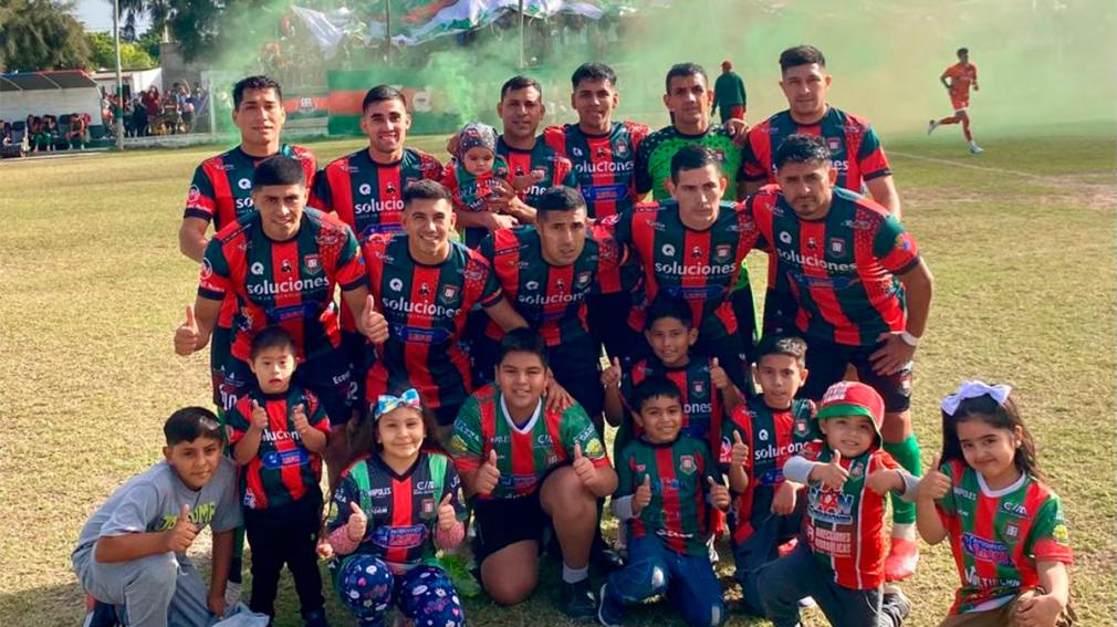 En un partido caliente, Villa Unión se lo dio vuelta sobre el final a Independiente de Beltrán y sigue en la pelea
