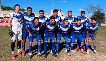 Vélez le ganó a Unión de Beltrán y sigue firme en la lucha por el Torneo Apertura