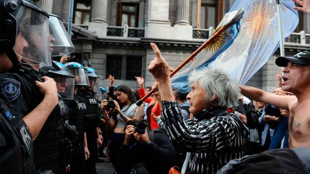 “El diálogo es siempre la mejor respuesta ante un reclamo”: la Iglesia pidió que se termine la represión a jubilados