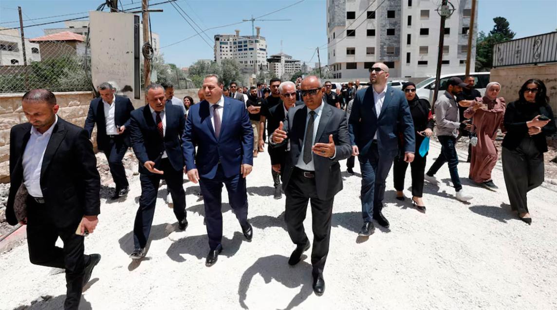 Una recorrida de diplomáticos extranjeros en Cisjordania se vio interrumpida por disparos del ejército israelí