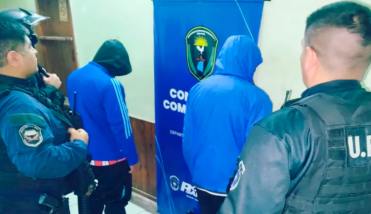 Cayeron dos sospechosos tras un robo y recuperaron los bienes sustraídos en el Bº Centenario