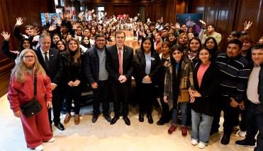 Zamora recibió a estudiantes de los departamentos Ibarra, Moreno, Copo y Ojo de Agua