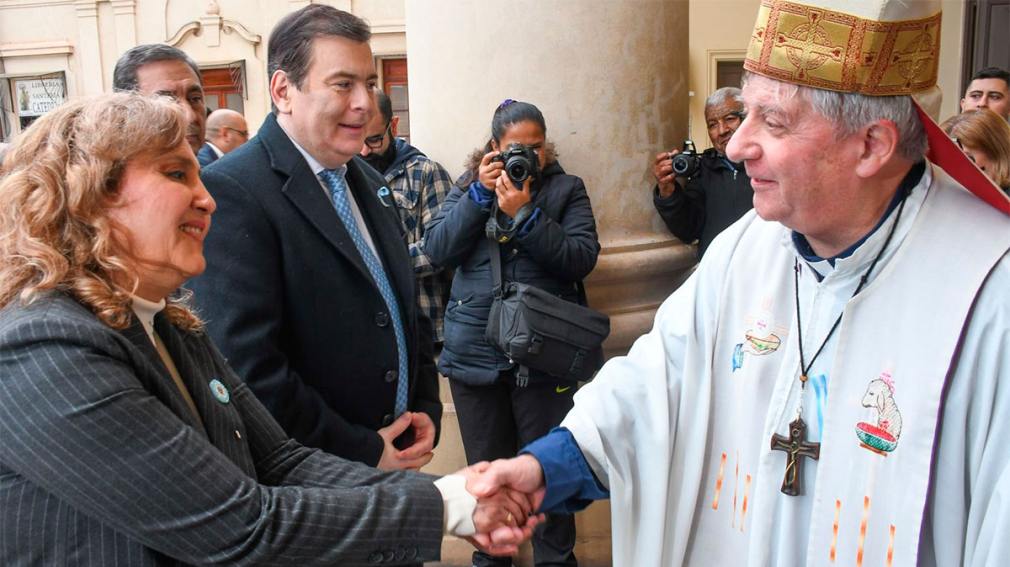 La intendente Fuentes participó del acto y del tedéum por el 215° aniversario de la revolución de mayo