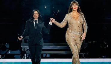 Lali y Moria Casán brillaron juntas en Vélez: “Por primera vez en la vida, me cuelgo de alguien”