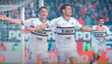 Platense dio otro batacazo ante San Lorenzo y jugará la final del Torneo Apertura ante Huracán
