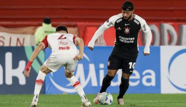 Huracán le ganó a Corinthians y avanzó a los octavos de la Sudamericana como puntero