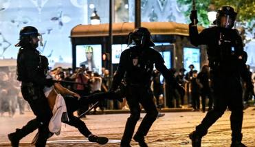 Incidentes en París tras la consagración del PSG: autos quemados, desmanes y más de 60 detenidos