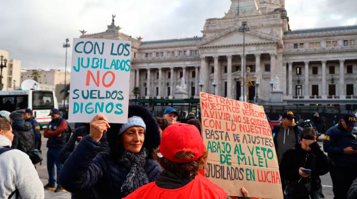Jubilados, trabajadores del Garrahan y el colectivo Ni Una Menos se manifestarán hoy frente al Congreso