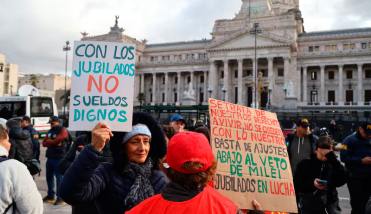 Jubilados, trabajadores del Garrahan y el colectivo Ni Una Menos se manifestarán hoy frente al Congreso