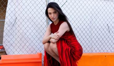 Mikey Madison reemplazaría a Sydney Sweeney en la nueva adaptación de La máscara de la Muerte Roja